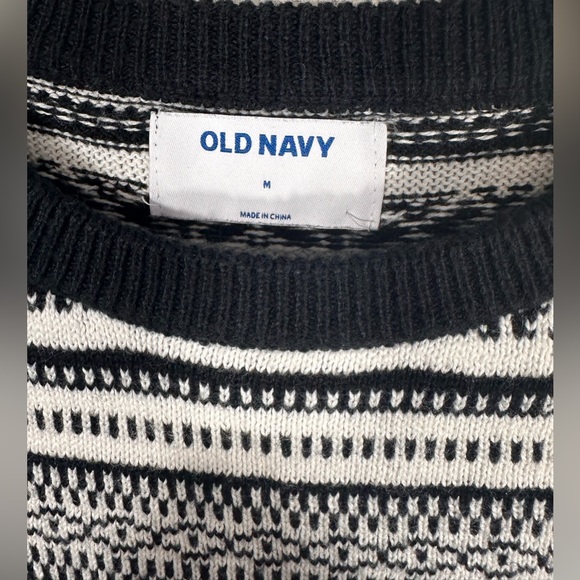 Old Navy Northern Isle snowflake black/white sweater women's medium - Picture 5 of 6